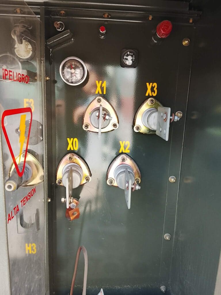 Venta Transformador Pedestal Seminuevo 300 KVA 23000-220/127 V.